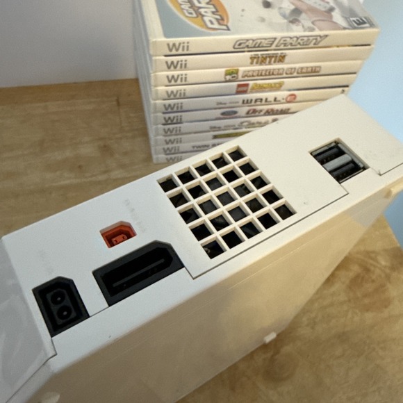 Nintendo Wii RVL-001 Console Bundle with Remote & 10 Games Tested Working Lot B